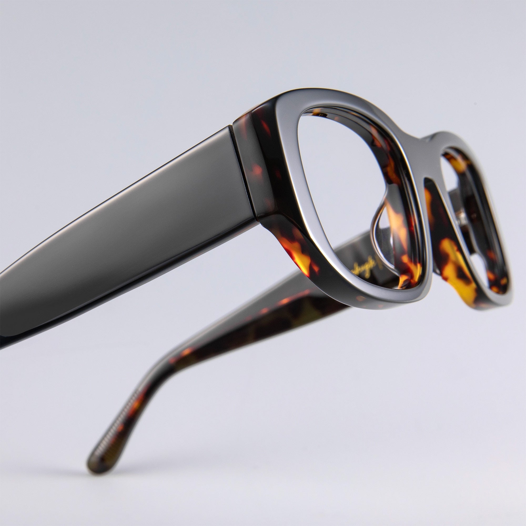 Donahugh-eyeglasses-blacktortoise